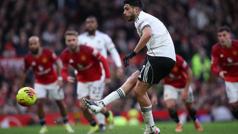 Raúl Jiménez anotó su gol número 200 como futbolista profesional